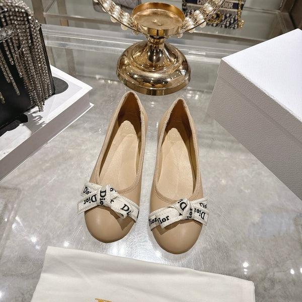 CD 26 Bow Ballet Flat Embroidered Sheepskin
