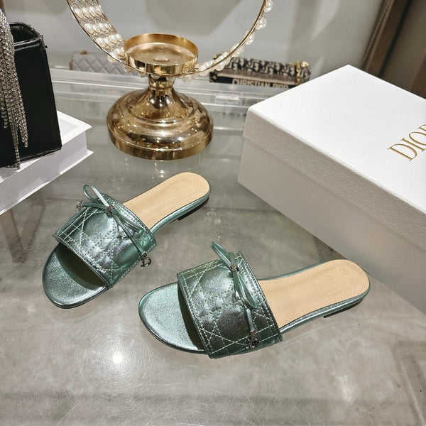 CD 26s Pantoufles Veau Métallisé Menthe 679867