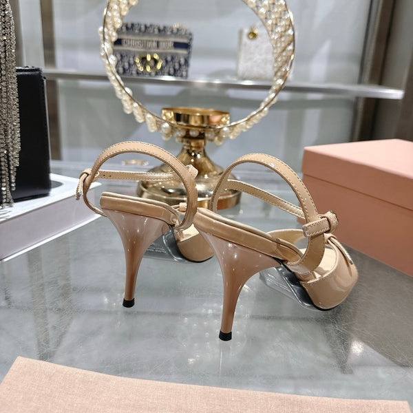 Miu Sandal With Buckle Beige Patent Leather 751324