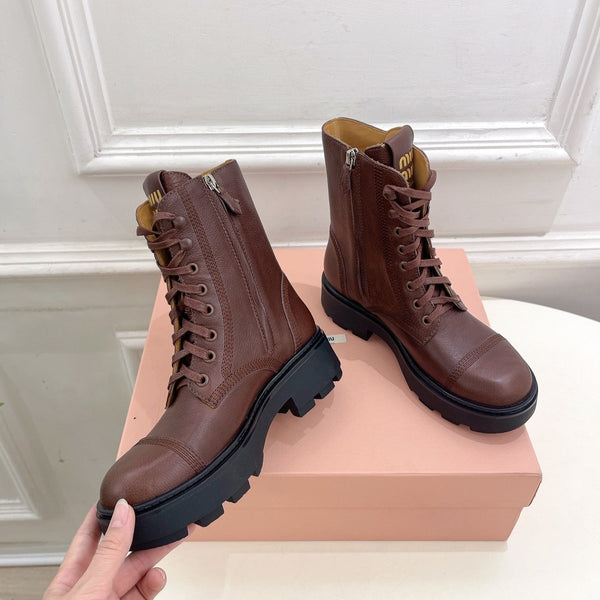 Stivaletti Miu con lacci in pelle di vitello marrone cioccolato