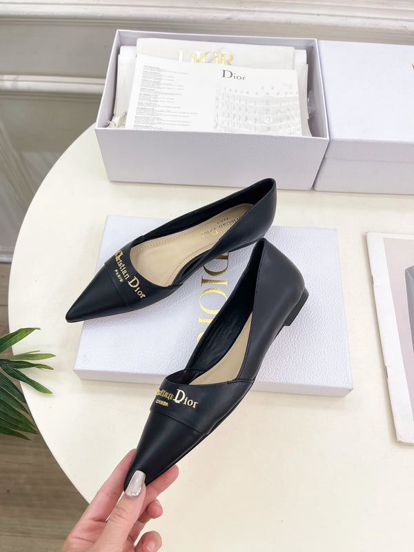 CD 25 Pump Flat Black Calfskin 307415