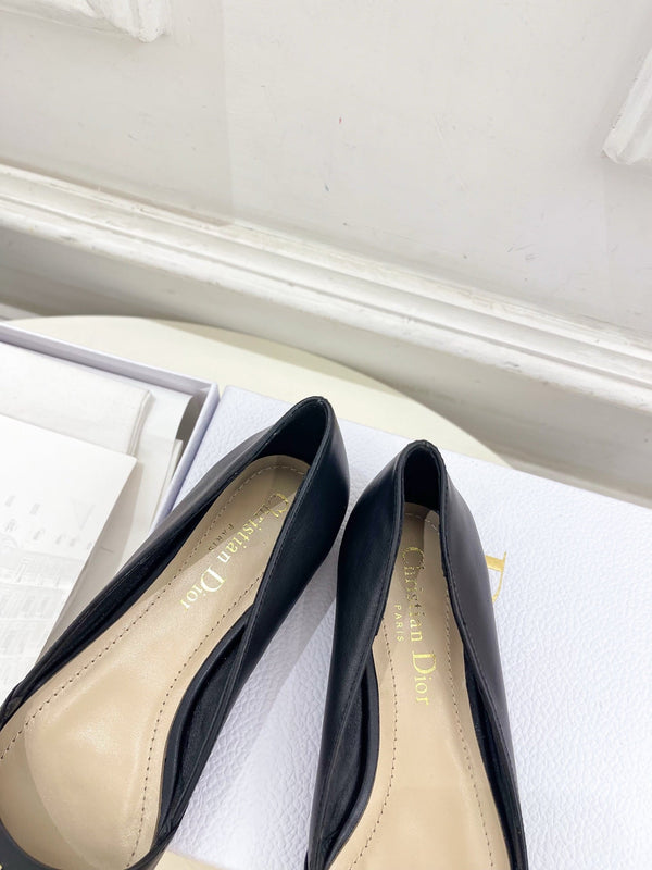 CD 25 Pump Flat Black Calfskin 307415