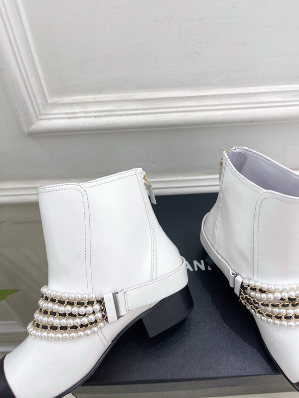 CC Pearl Chain Ankle Boots Booties 35mm Black White Lambskin 425464