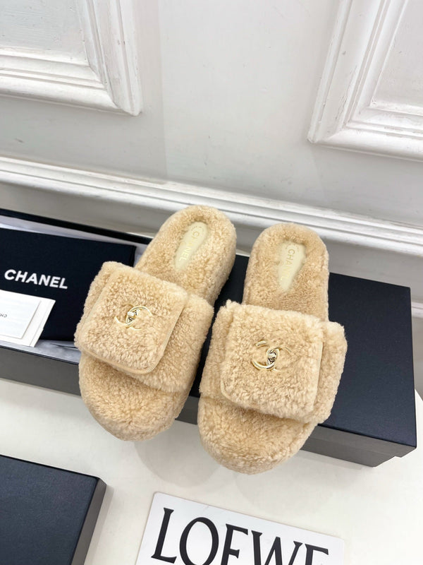 CC 25s Logo Slippers 50mm Beige Wool GHW 435264