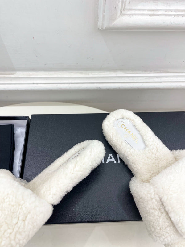 CC 25s Logo Slippers White Wool GHW 435266