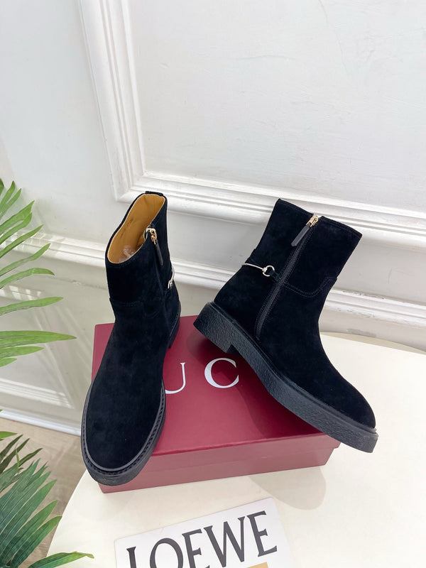 Gucci 25𝐬𝐬 horsebit ankle boots black suede 435374