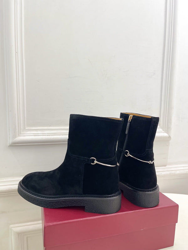 Gucci 25𝐬𝐬 horsebit ankle boots black suede 435374