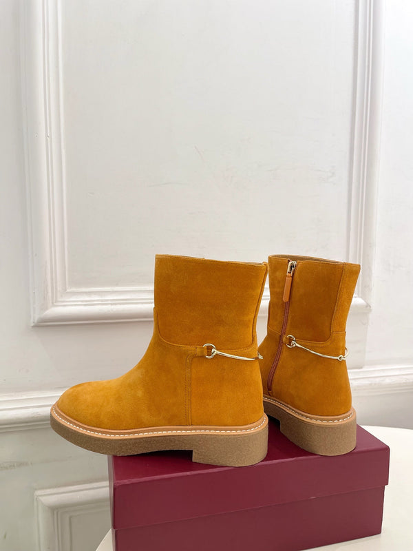 Gucci 25𝐬𝐬 horsebit ankle boots mustard yellow suede 435377