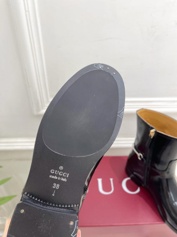 Gucci 25𝐬𝐬 horsebit ankle boots black patent calfskin 435384