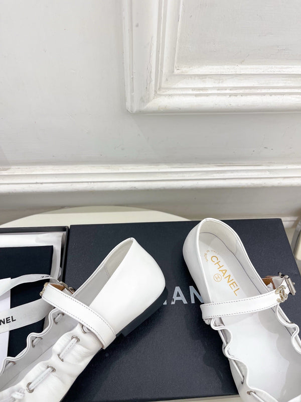CC 26 SS Ballerines Babies à nœud froncé Mary Jane en veau blanc 586929