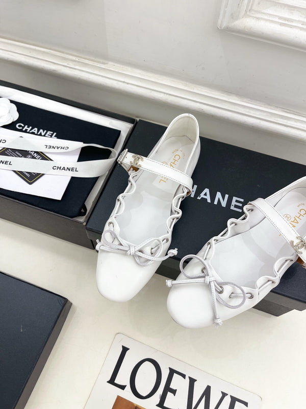 CC 26 SS Ballerines Babies à nœud froncé Mary Jane en veau blanc 586929