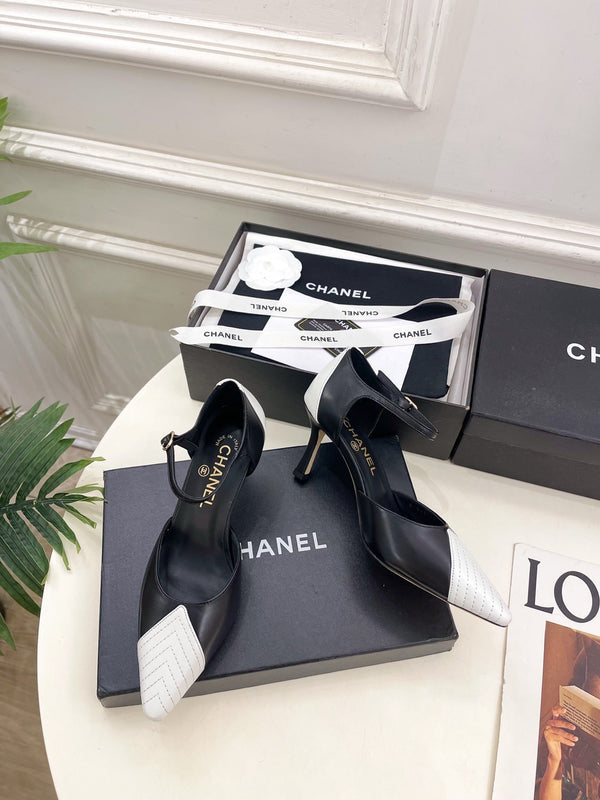 CC 26 SS Double C Bride arrière 7,5cm Cuir de veau blanc noir 586934