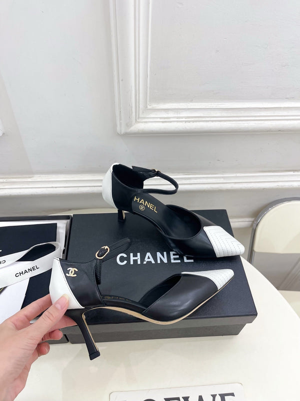CC 26 SS Double C Bride arrière 7,5cm Cuir de veau blanc noir 586934