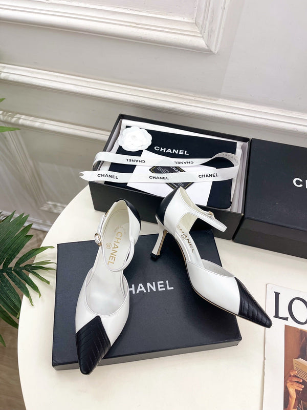CC 26 SS Double C Bride à l'arrière 7,5cm Noir Blanc Cuir de veau 586935