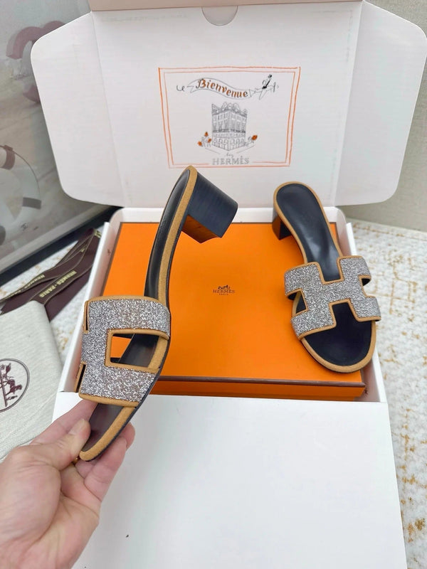 HM 26ss Oran Sandals 50 Grey Taupe Rhinestone Cowhide 625268