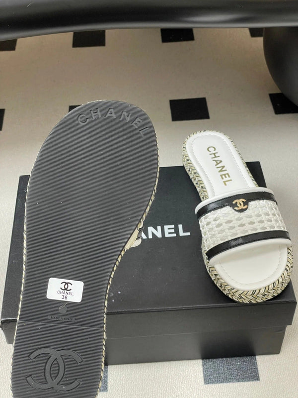CC 26s Plateforme Claquettes Cuir de vachette Blanc 649458