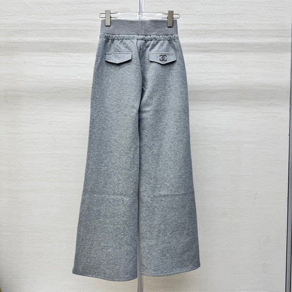 Pantalon décontracté en coton avec ceinture ornée de strass Chanel 2026 356983