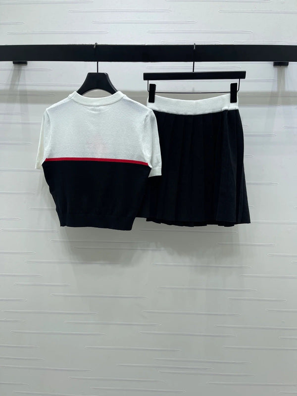 Miumiu 2026 Ensemble Jupe Plissée Manches Courtes Col Rond en Laine 352667