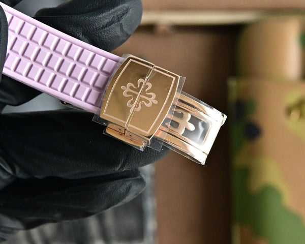Montre Patek Aquanaut Boîtier Or Rose 35,6mm Bracelet Violet