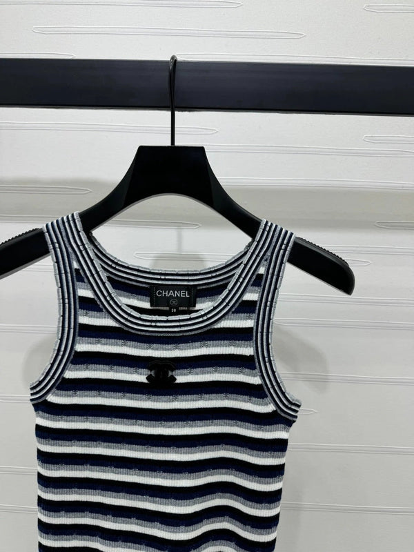 CHANEL SLEEVELESS TOP 269480