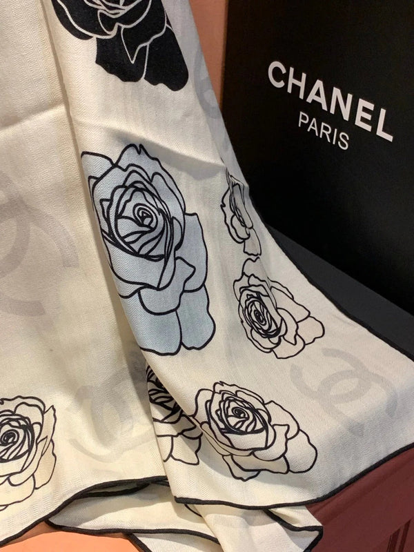 CHANEL ÉCHARPE 25S 140 CM EN CACHEMIRE ET SOIE 9433335