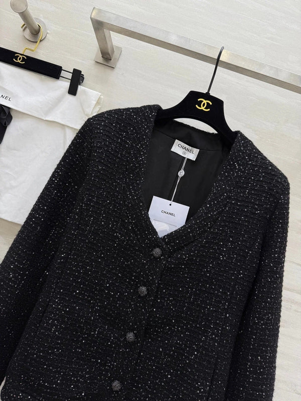 BLOUSON EN TWEED ORNÉ DE PAILLETTES CHANEL 25S 476