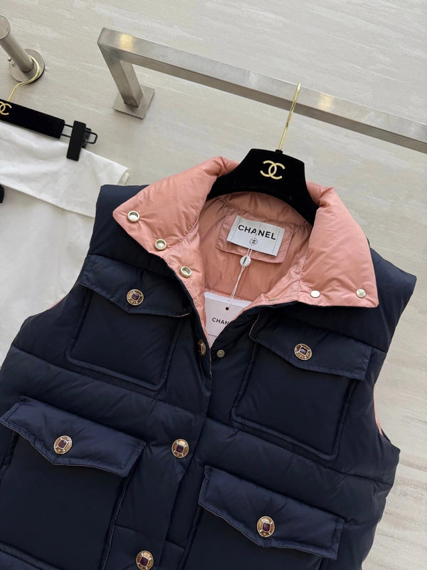 CHANEL VESTE SANS MANCHES 25S 482