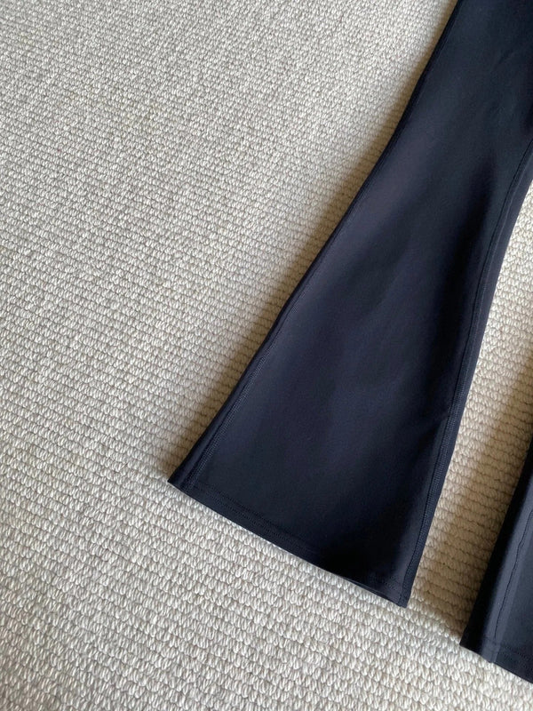 ALO FLARED PANTS STYLE 143