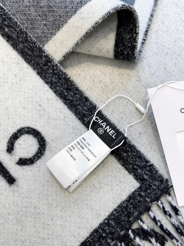 CHANEL 25S SCARF 184 CM IN MERINO WOOL 943170