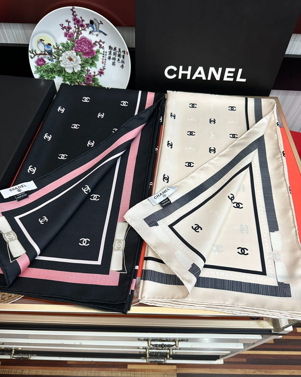 CHANEL 25S SCARF 90 IN SILK 730538