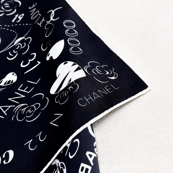 CHANEL 25S SCARF 90 IN SILK 730661