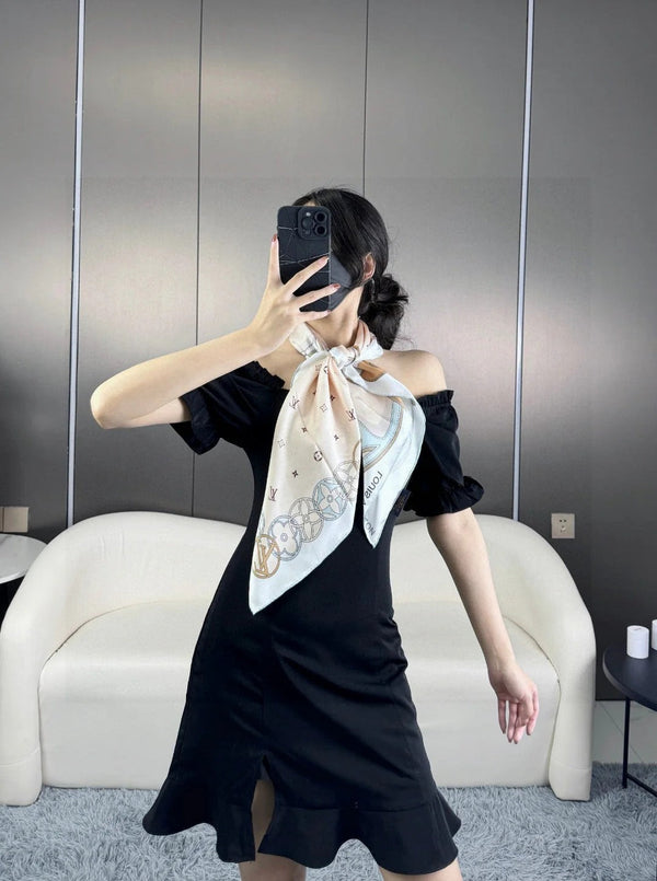 LV SCARF 90 CM IN SILK 719999