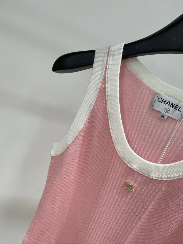 CHANEL SHORT-SLEEVE KNIT SWEATER 259270