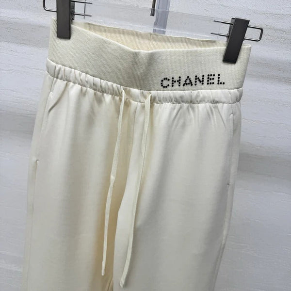 Pantalon décontracté en coton avec ceinture ornée de strass Chanel 2026 356983