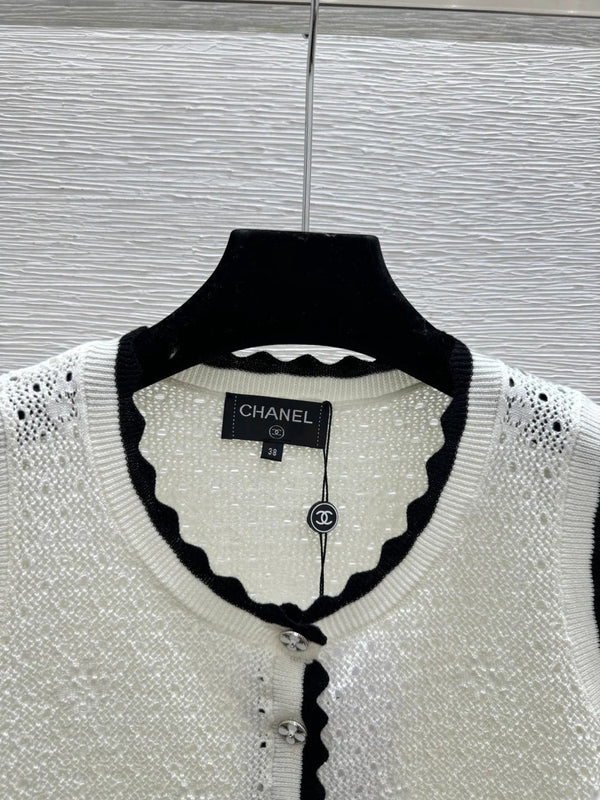 Chanel 2026 Lace Hollow-Out Round Neck Knitted Vest Cardigan Wool 132747