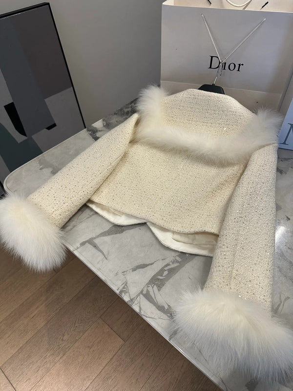 Veste Chanel 2026 en tweed blanc et fourrure