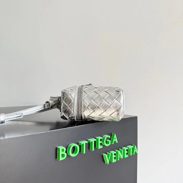 Bottega Veneta 2026 Bang Bang Vanity Case 22cm Cuir Laminé Argenté 137084