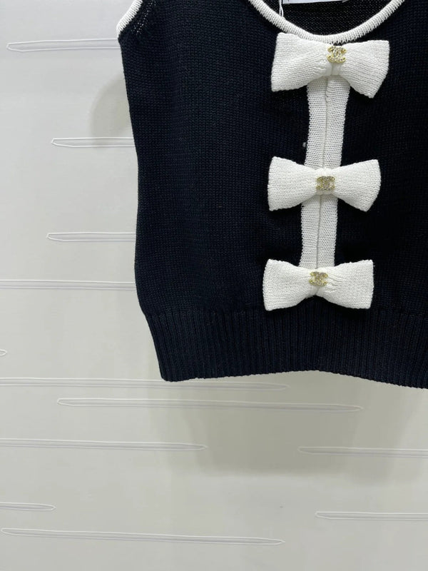 Gilet en tricot Chanel 2026 en laine avec nœud décoratif