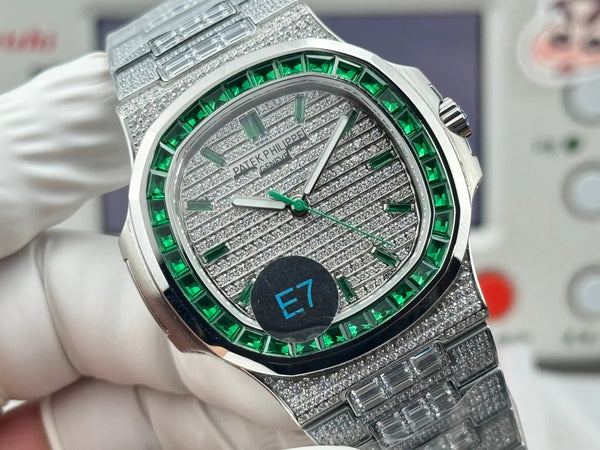 Patek Philippe Nautilus 40mm Emerald Green Benzel With Diamond Watch