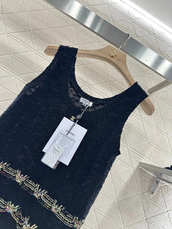 CHANEL SLEEVELESS TOP 272290