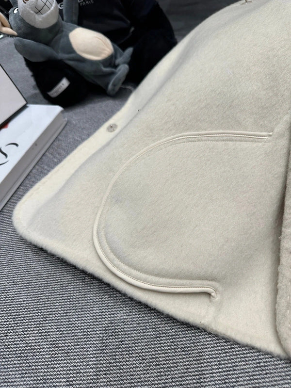 CHANEL VESTE RÉVERSIBLE EN FOURRURE DE RENARD 25S 592