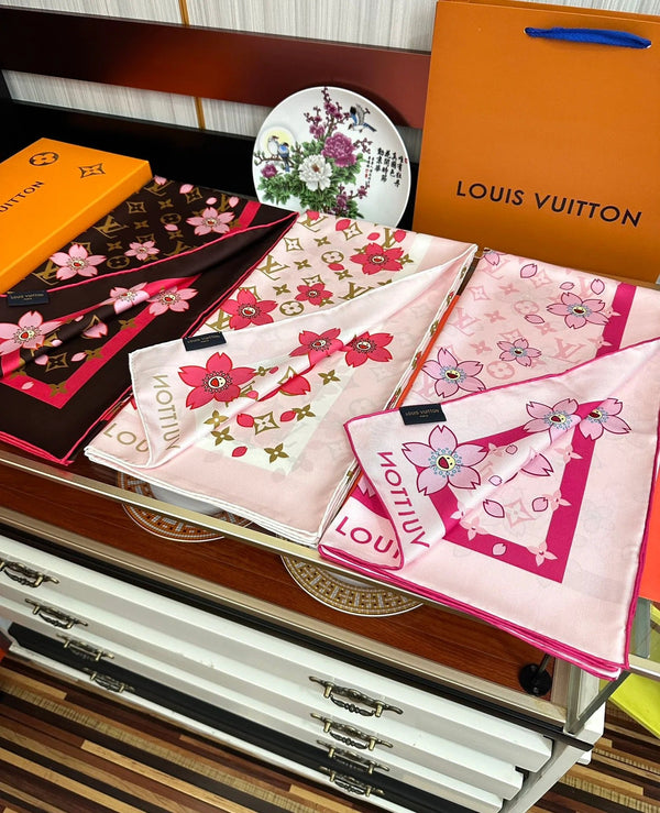 LV SCARF 90 CM IN SILK 723123