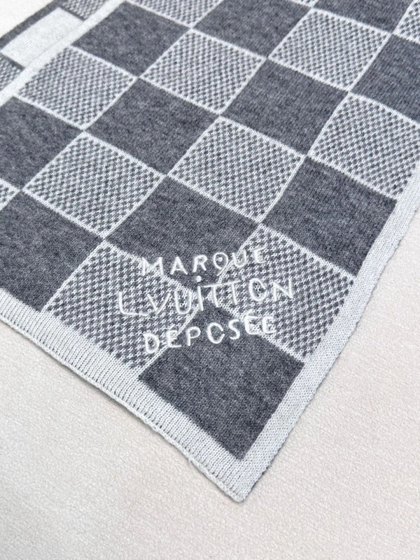 LV SCARF 180 CM IN CASHMERE 682078