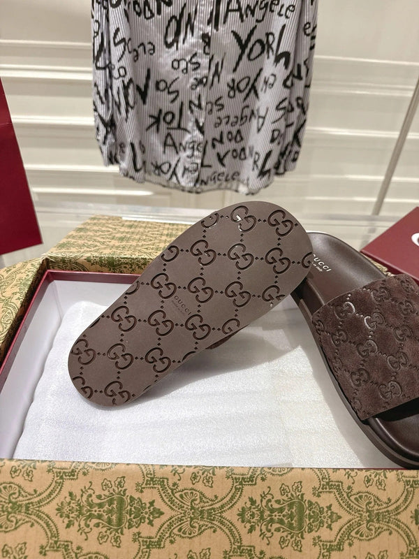 GG SLIDES IN DARK BROWN SUEDE WITH EMBOSSED LOGO STYLE 1