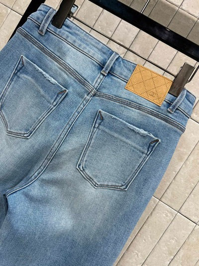 Chanel 2026 Jean Large Brodé Logo Strass Coton Bleu Clair 356994