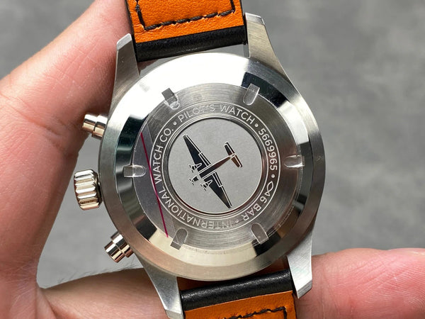 IWC Montre d'Aviateur 43mm Cadran Noir Boîtier Acier Bracelet Cuir de Veau