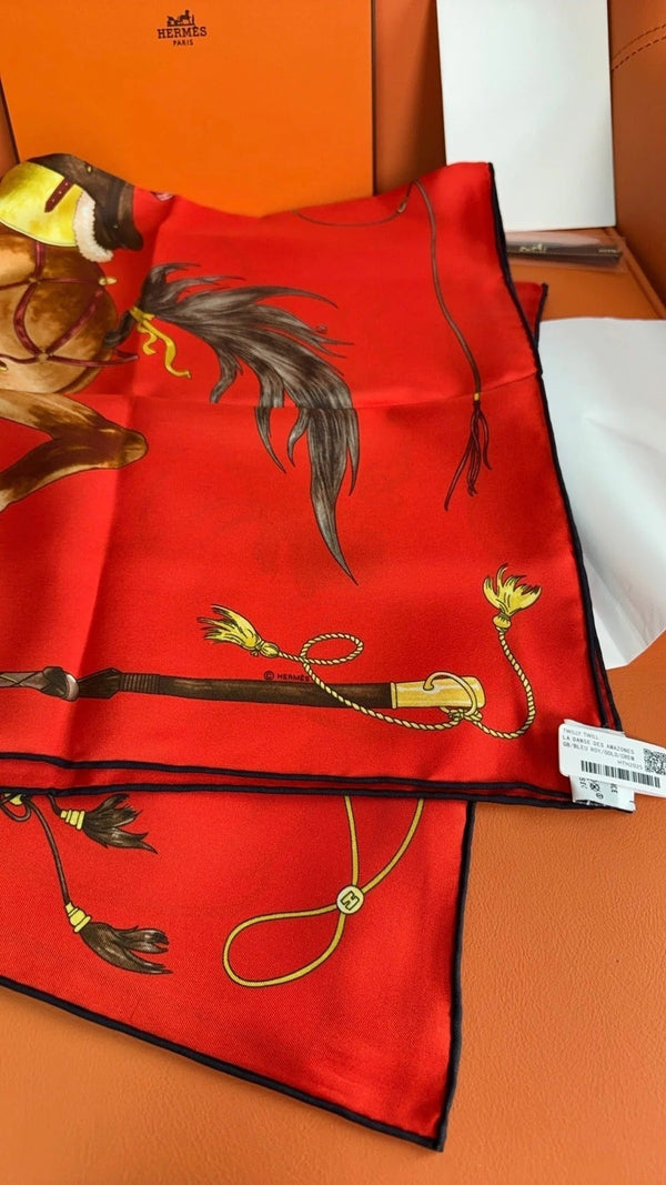 HM 26s 90 House Scarf Red Colorful Mulberry Silk 153371