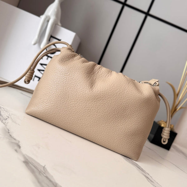 Sac Pochette Loewe Flamenco Cuir de veau beige 280513