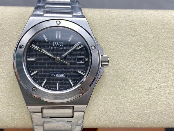 IWC Ingenieur 40mm Cadran Gris Foncé Boîtier en Acier