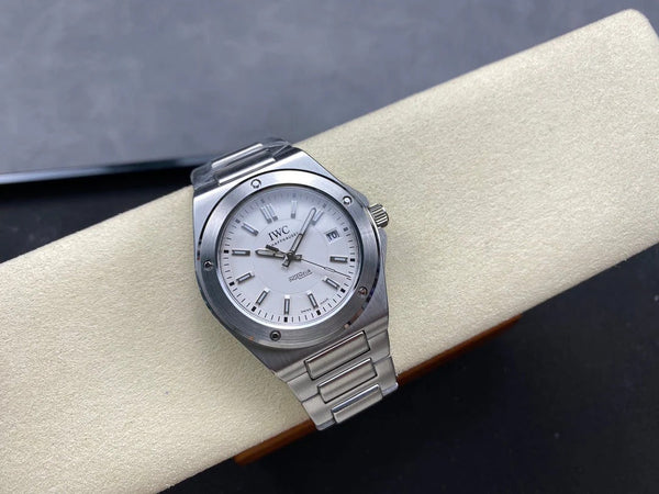 IWC Ingenieur 40 mm Cadran Crème Chiffres Blanc Argent Boîtier Acier